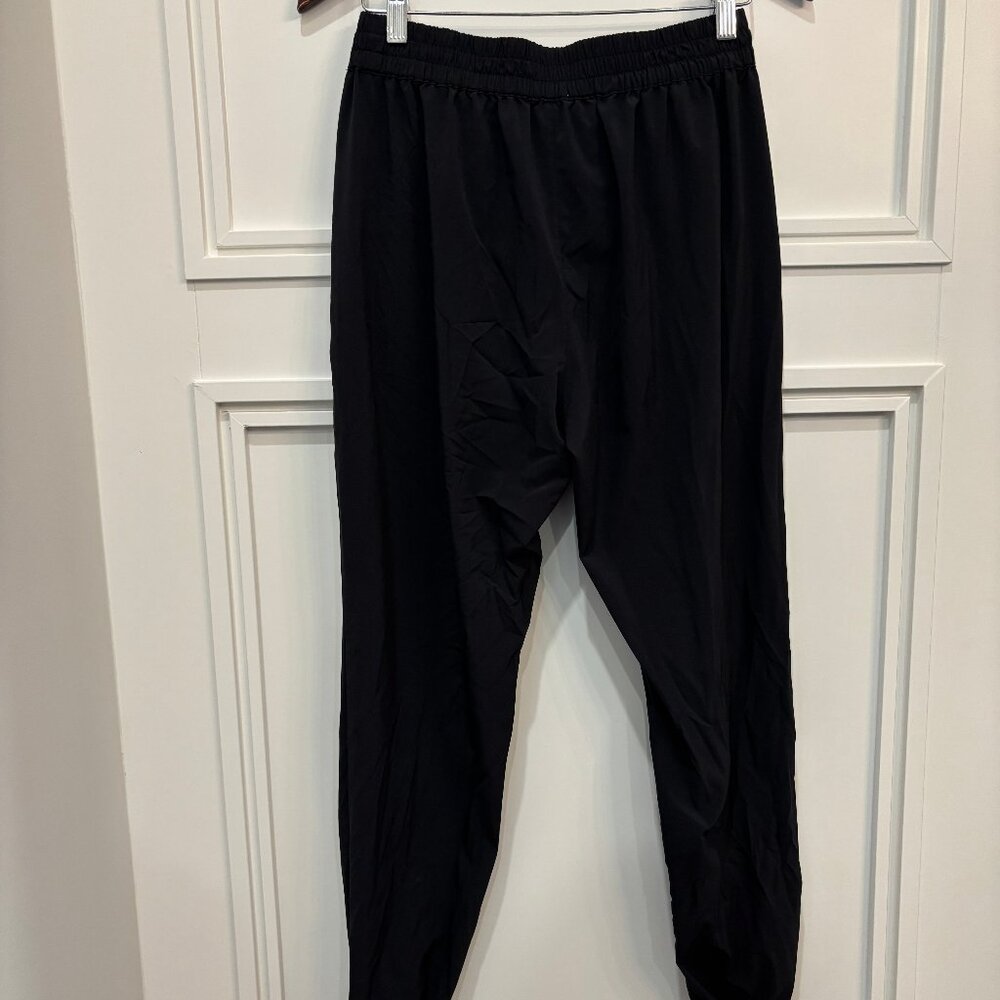 TNA Black Lighweight Terrain joggers SIZE M